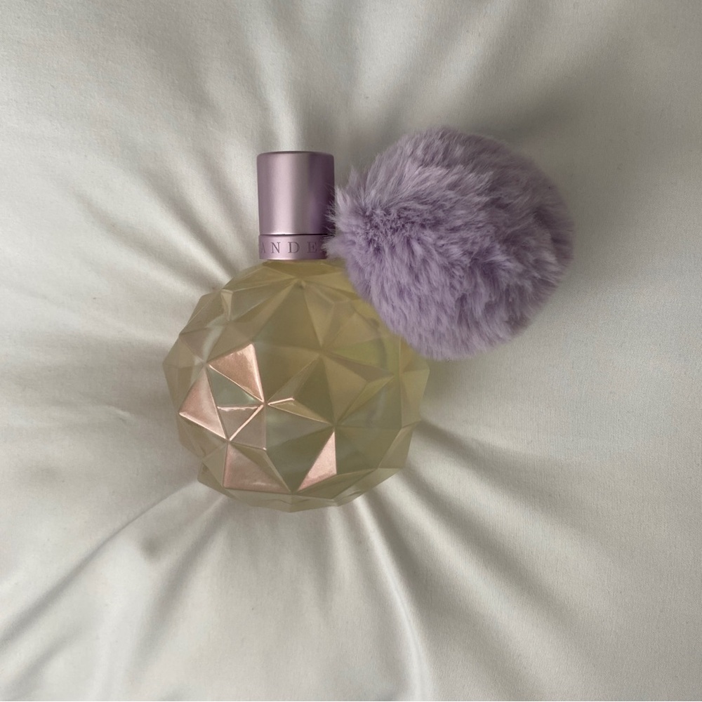 Ariana Grande moonlight perfume